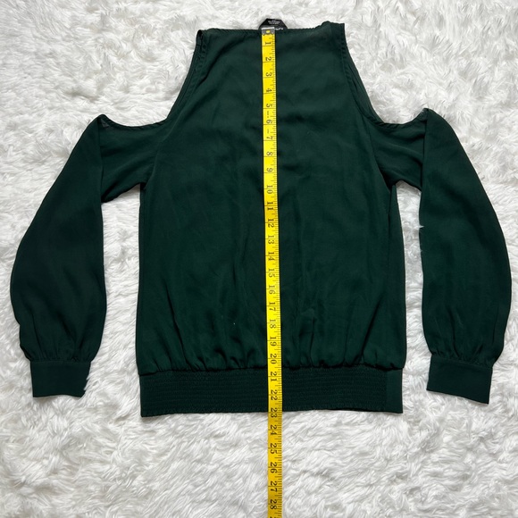 bebe Women’s Sheer Blouse with Shoulder Cut Out Size XS - Picture 6 of 6